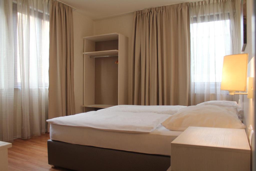 Hotel Centro Stuttgart Extérieur photo